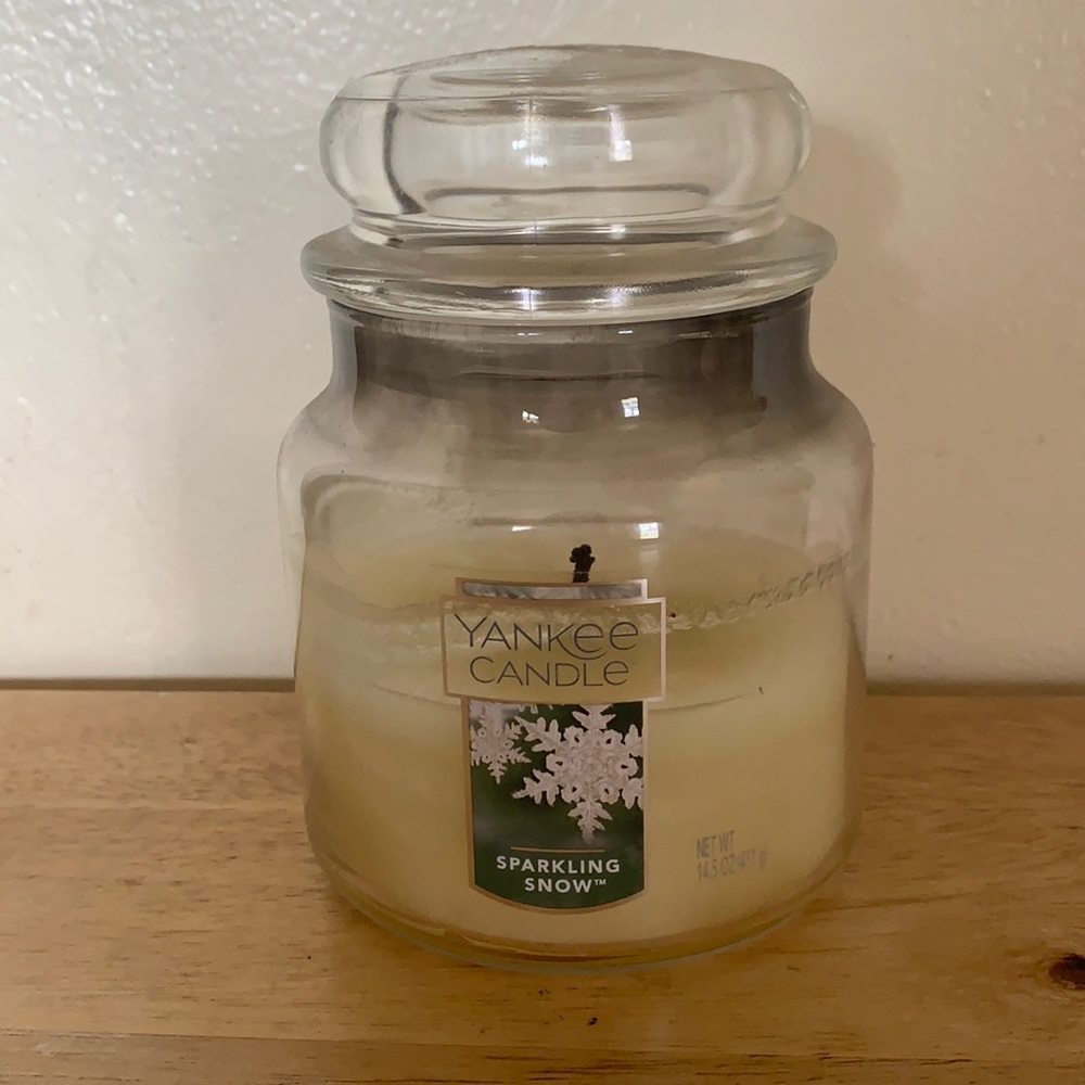 Yankee Candle Sparkling Snow Candle 14.5oz